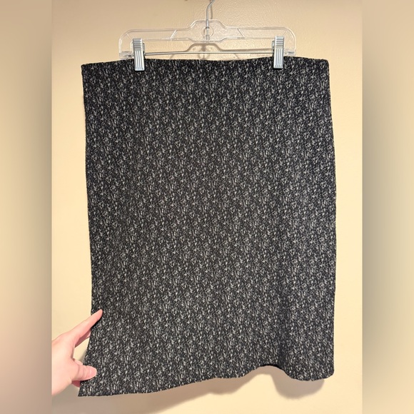 M.M. Lafleur Pencil Skirt black white abstract pattern womens size 10 - Picture 2 of 9